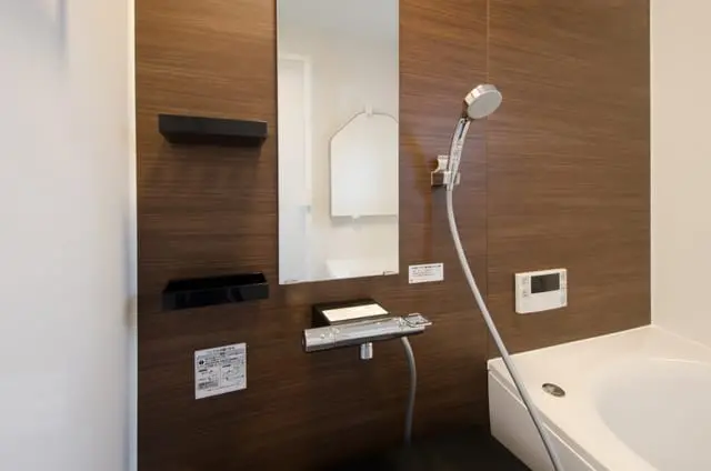 清潔な浴室とトイレのリフォーム施工例